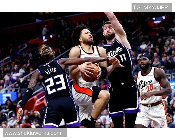 德罗赞砍下37分小萨贡献三双拉文狂轰43分助国王战胜活塞收获三连胜 德罗赞砍下37分小萨贡献三双拉文狂轰43分助国王战胜活塞收获三连胜